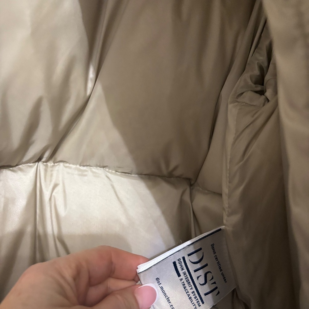 Gorgeous Designer Ski Down Jacket in Champagne Gold Size 34 (Fits  a Medium) - Picture 9 of 9